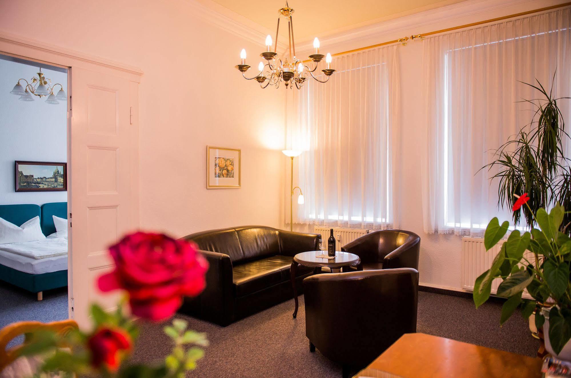 Apartmenthaus Stadt Metz 드레스덴 외부 사진